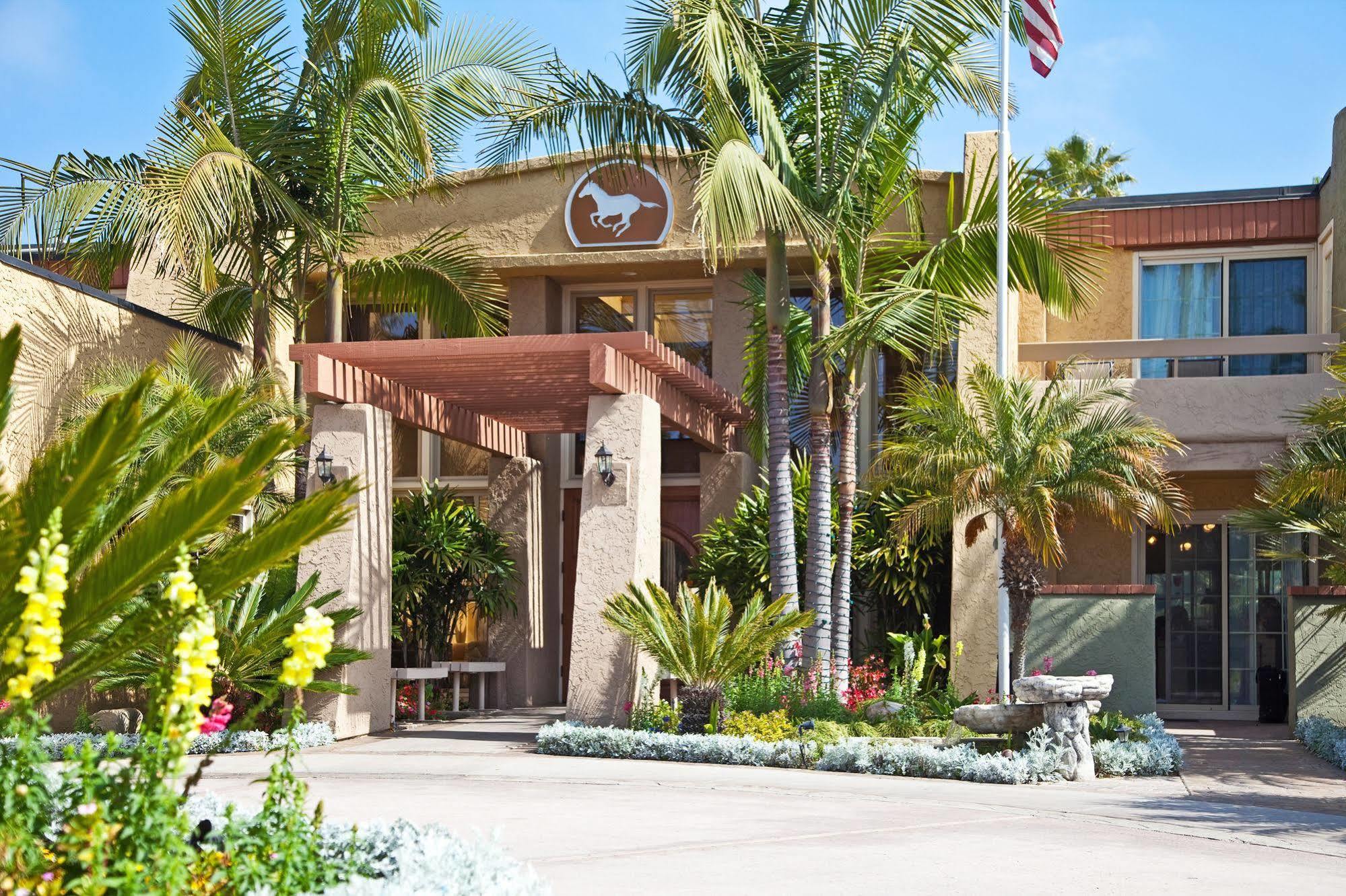 Winners Circle Resort โซลานาบีช ภายนอก รูปภาพ